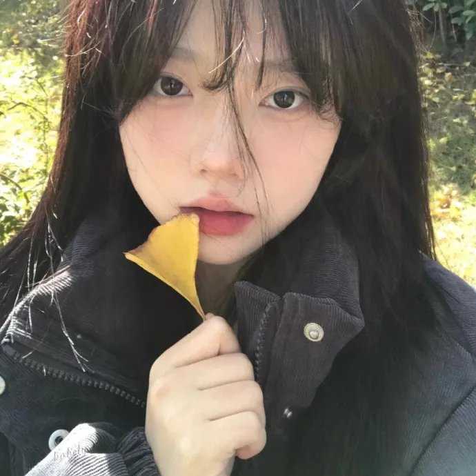 捷运上的女孩